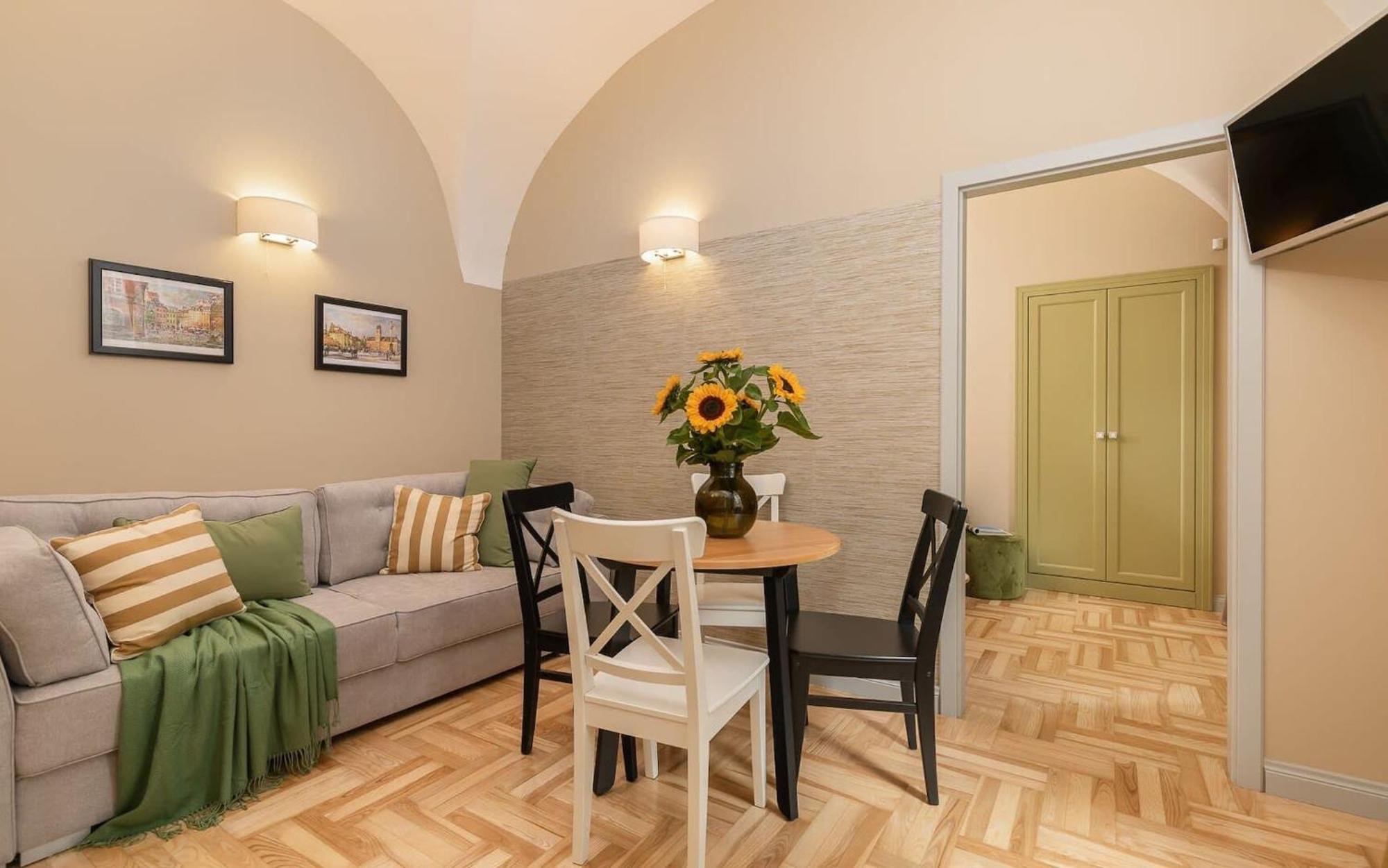 Rent Like Home - Krakowskie Przedmiescie 12 Varsovie Extérieur photo